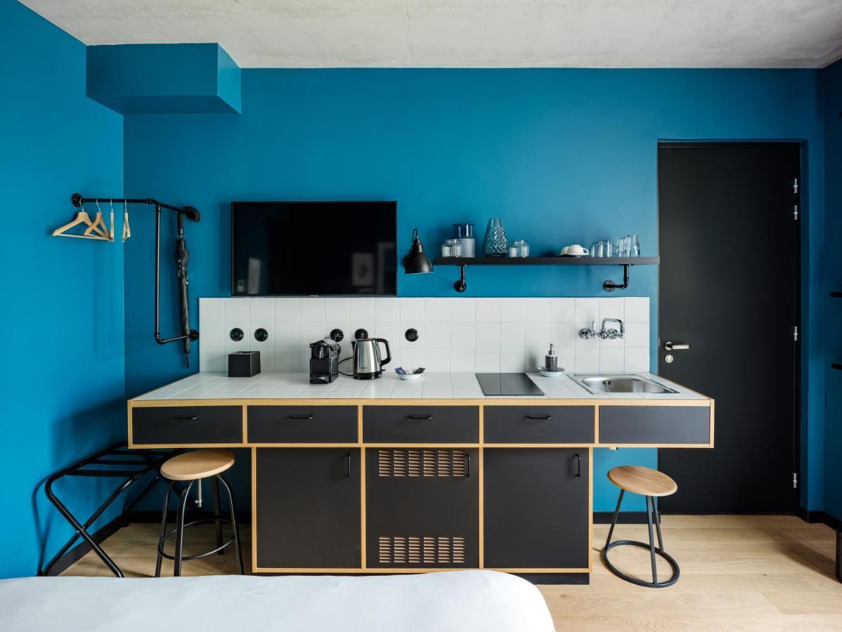 Deskopolitan House