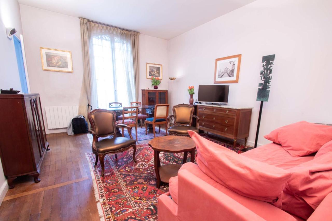 Spacious 50 M Cocoon In The Heart Of 17th
