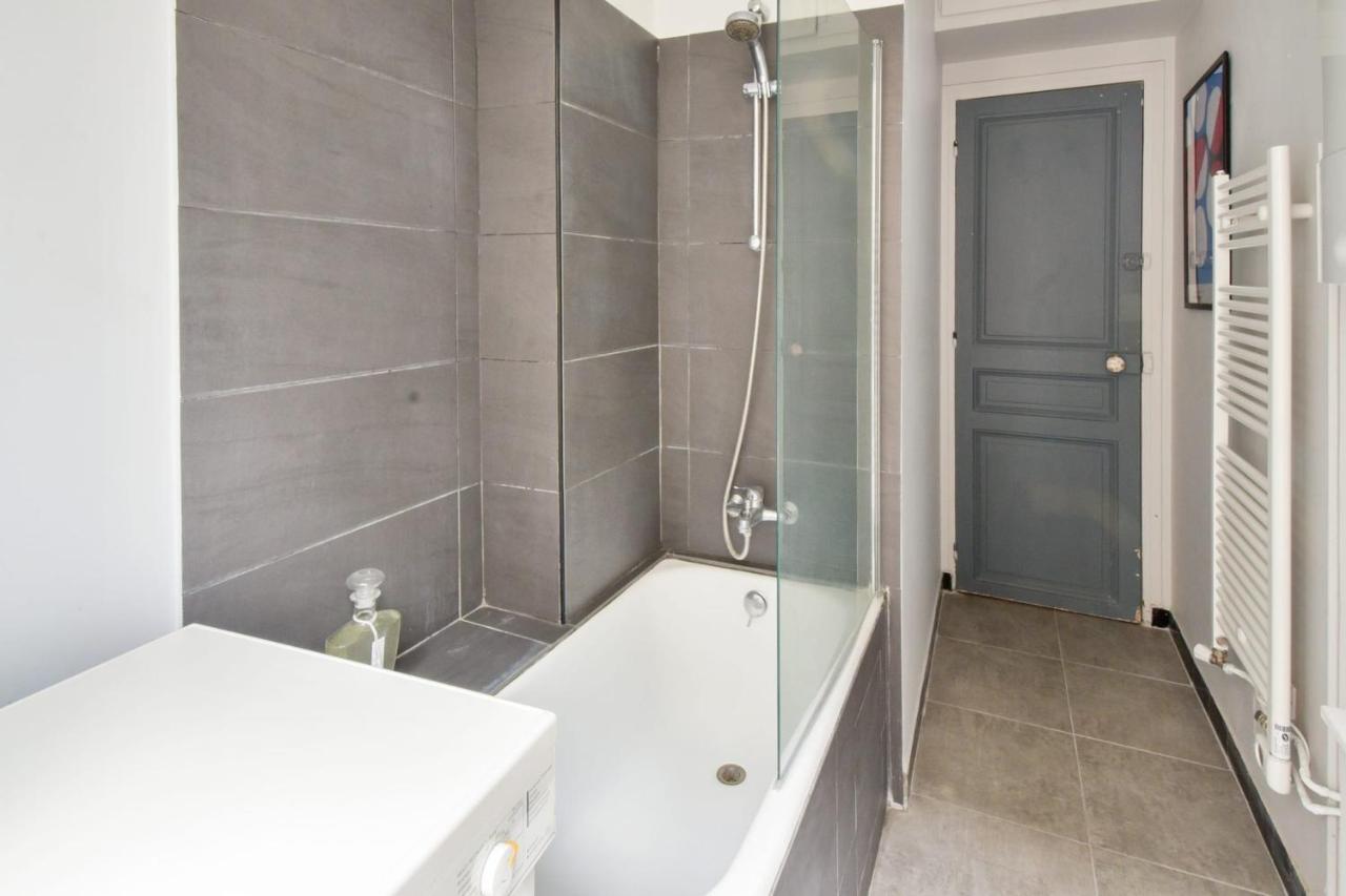 Haussman Et Son Balcon - Welkeys Apartment