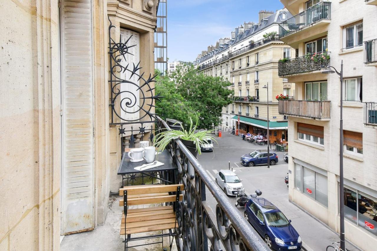 Haussman Et Son Balcon - Welkeys * Parigi