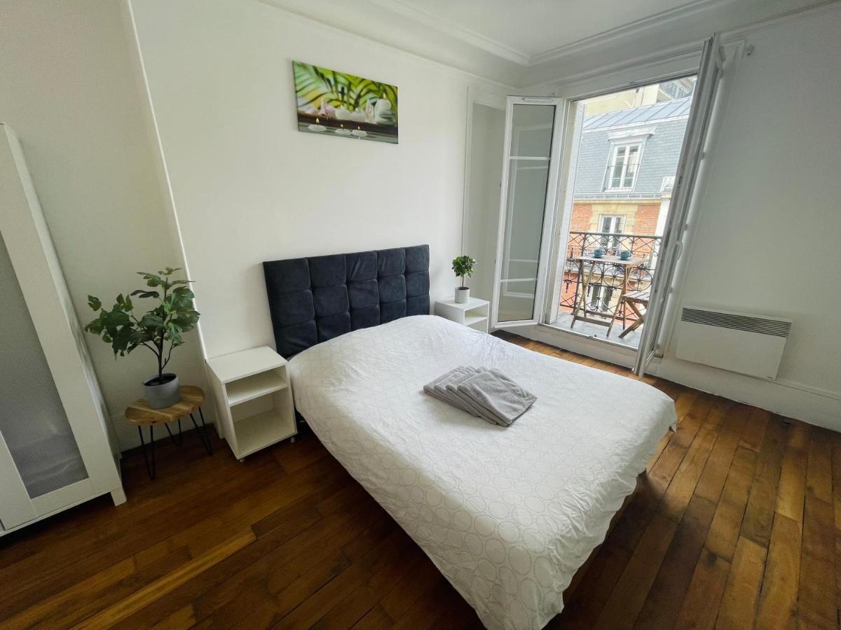Tour Eiffel Volontaire Apartment
