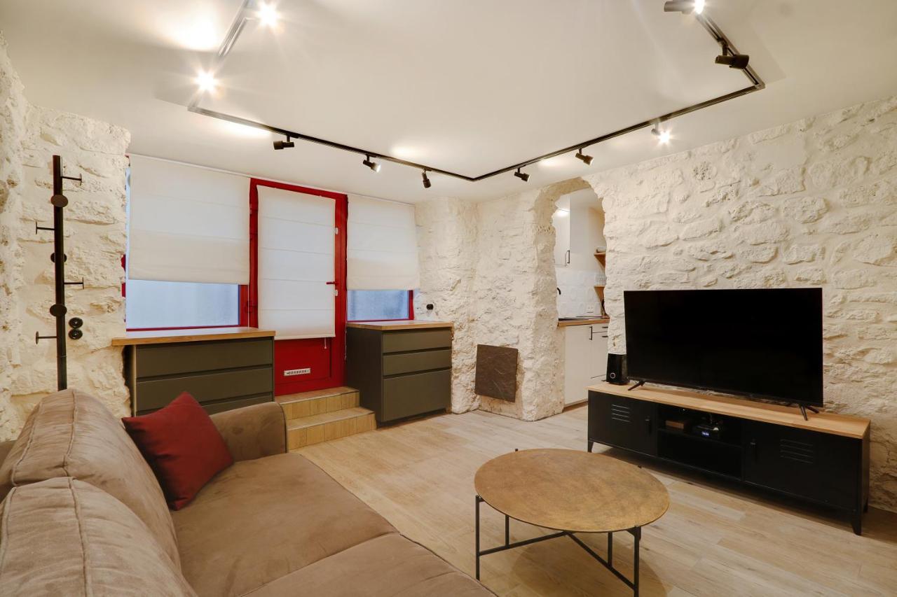 Pick A Flat's In Montmartre - Rue Drevet *