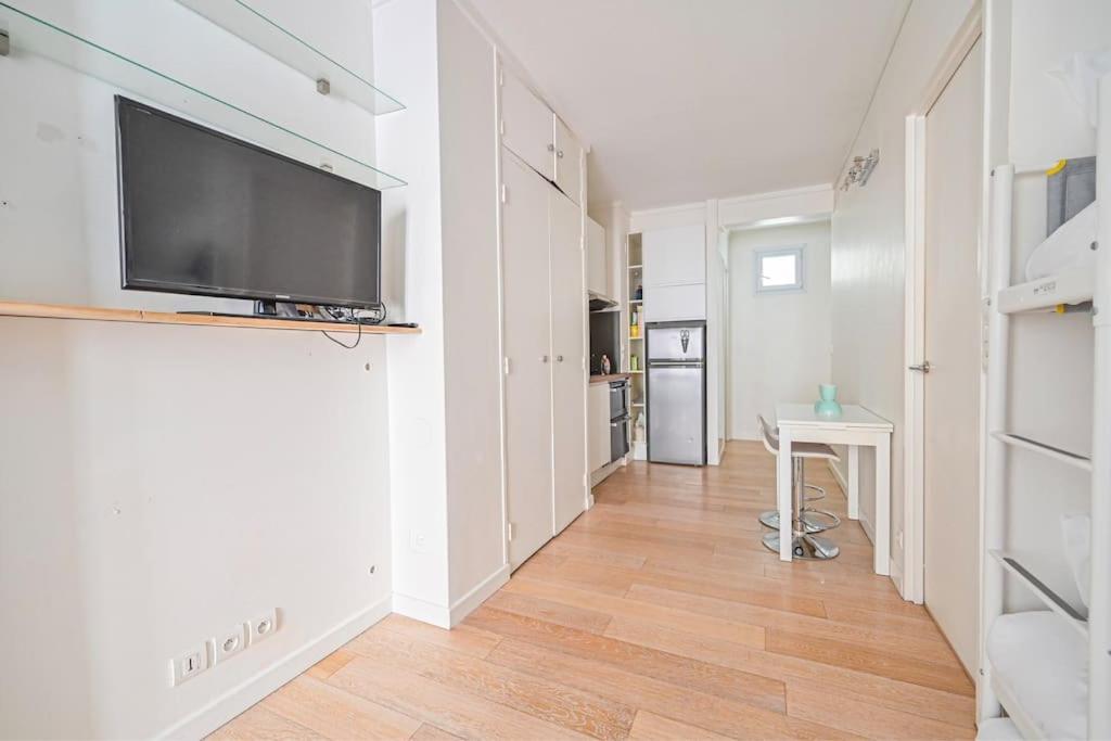 Warm & Welcoming Flat - Family's Ideal - Marais Apartment *