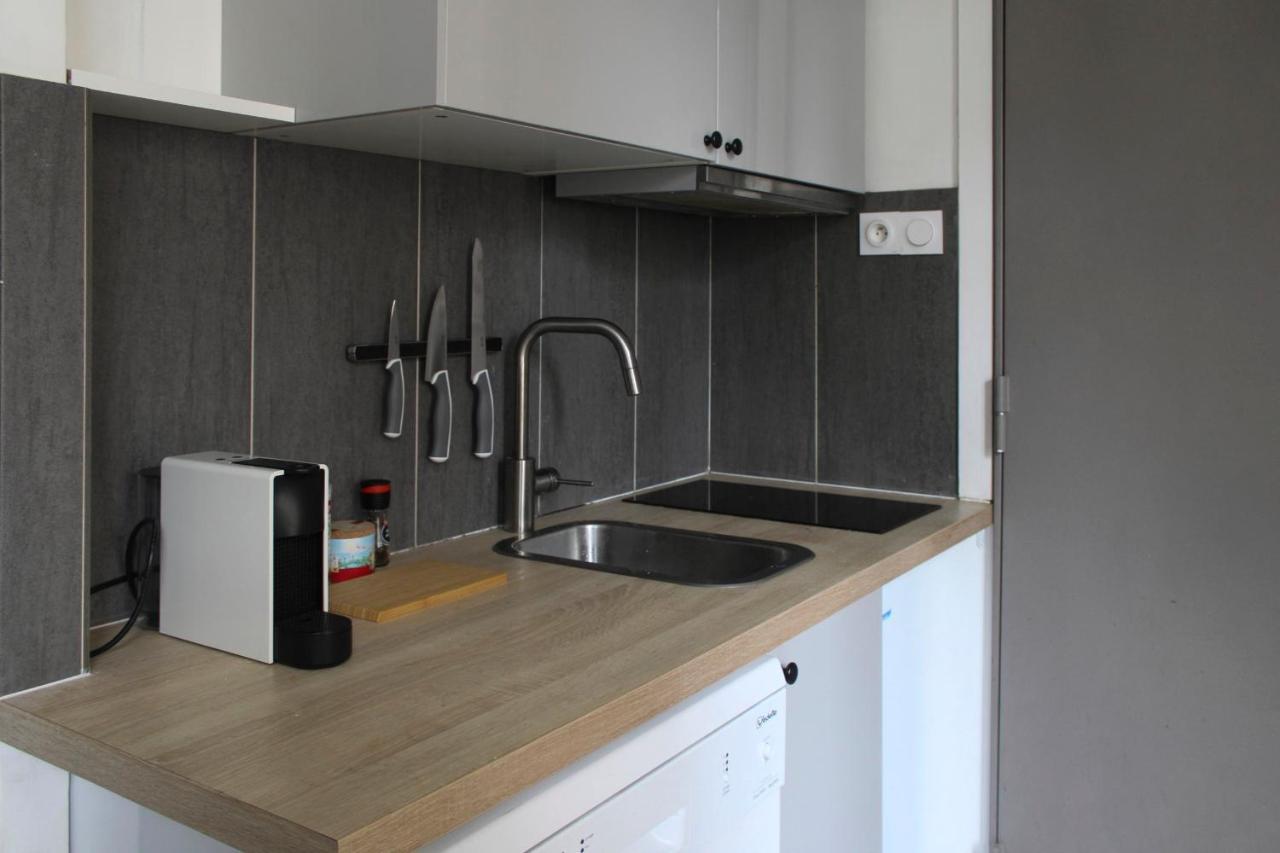 Appartamento Charming Studio In The 8eme Parigi