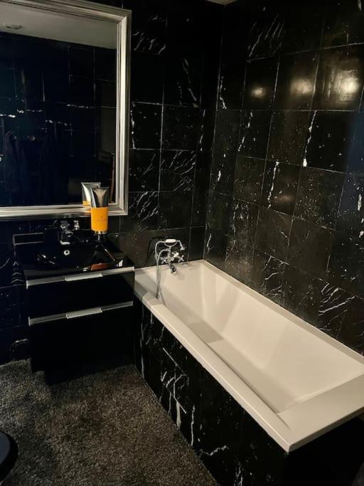 Exclusive Parisian Palace Parigi