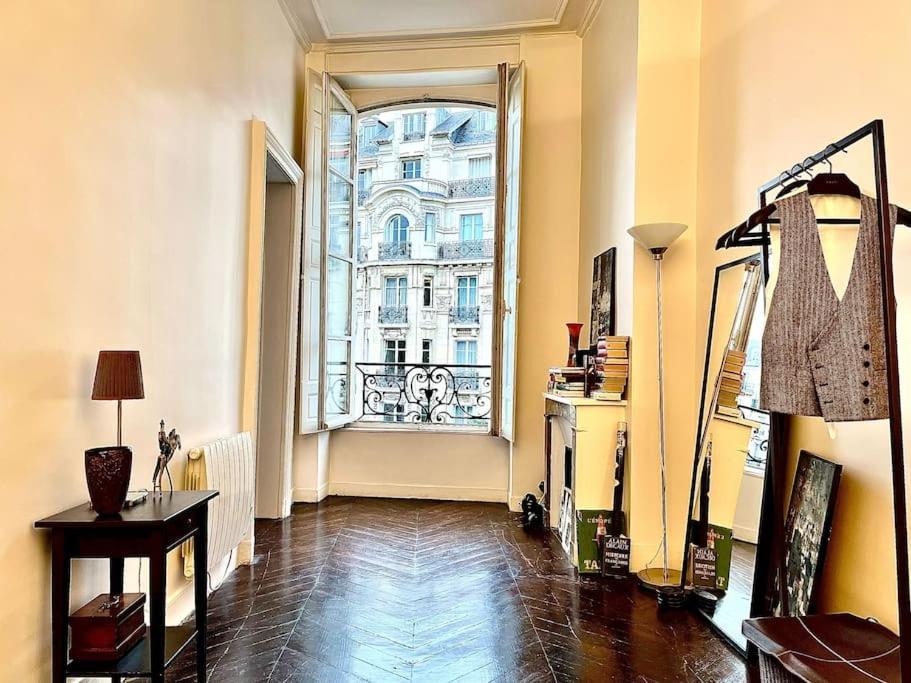Exclusive Parisian Palace *