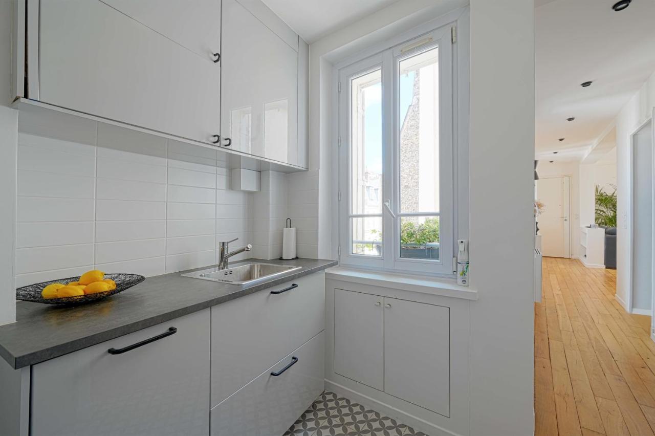Warm Modern & Fabulous- Large Apartment *