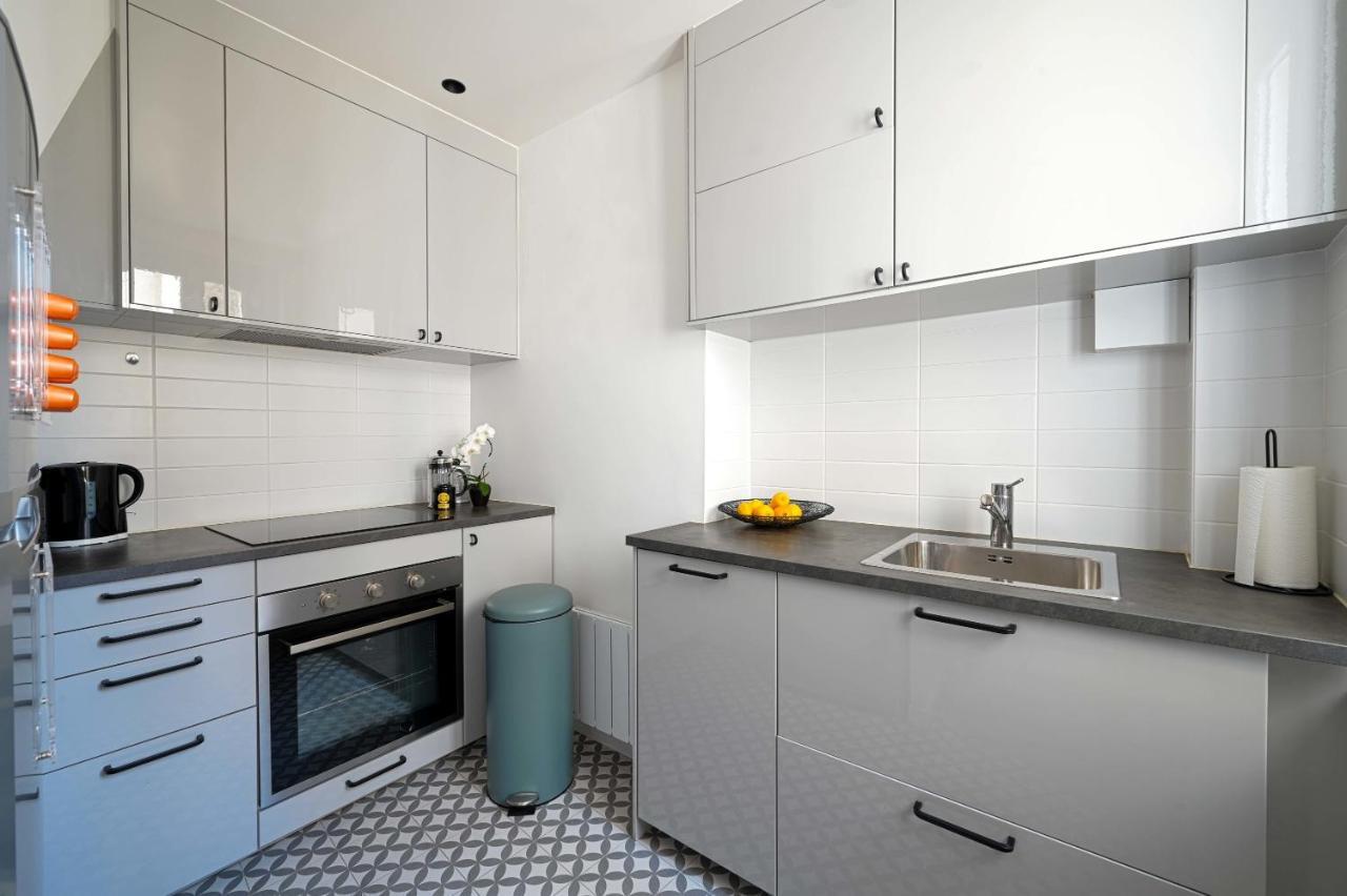 Warm Modern & Fabulous- Large Paris