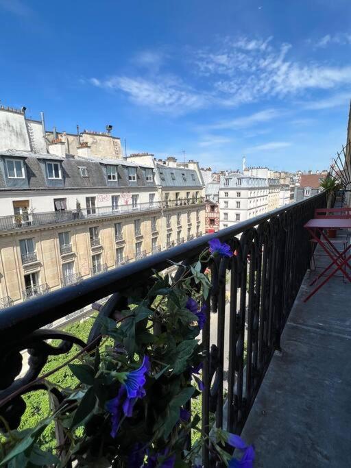 « lescostreet » Les Halles : Vue Tour Eiffel * Parigi