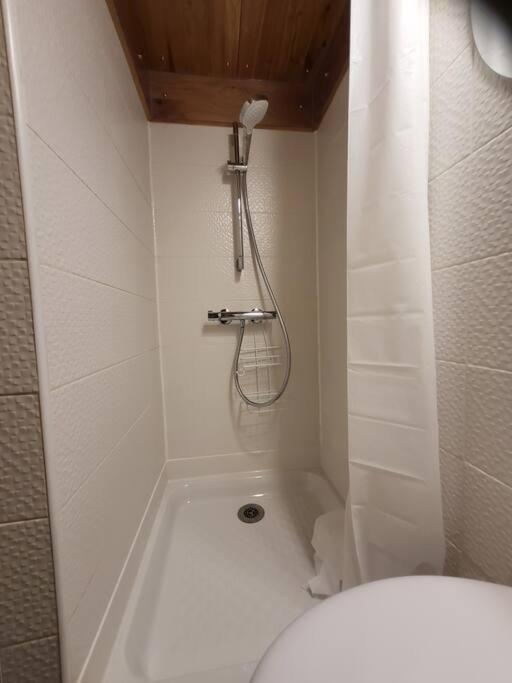 Apartment Studio 9m2 Champs Elysees Arc De Triomphe75008 Paris