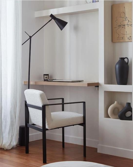 Design, Proche Champs Elysees *