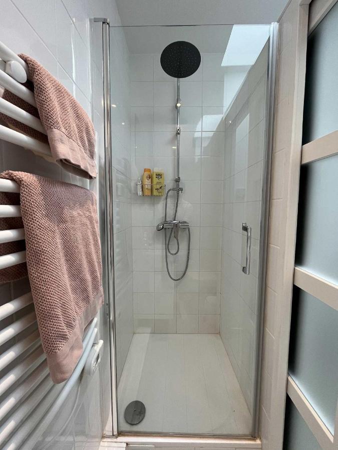 Studio Near Eiffel Tower + Arc De Triomphe