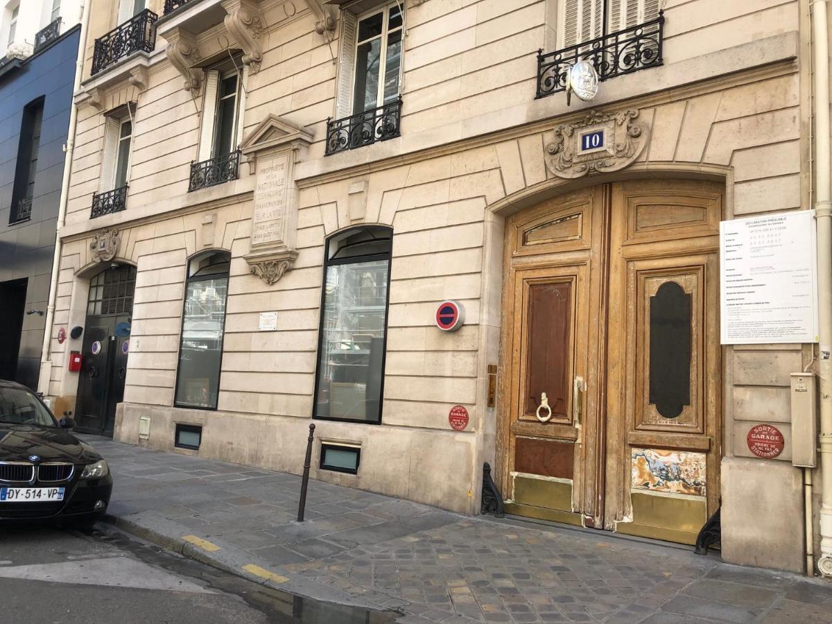 Apartment Champs Elysees Marignan Paris