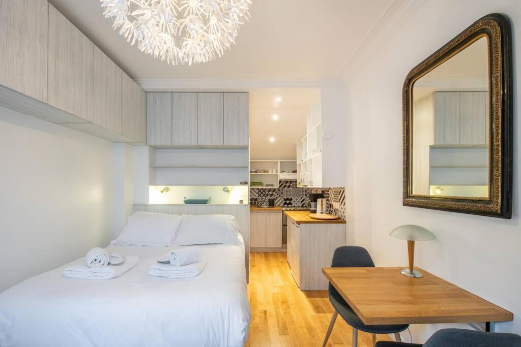 Etienne Pernet - Charming With A Private Terrace Appartamento Parigi