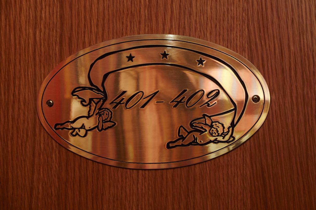 Grand Dechampaigne Hotel Paris