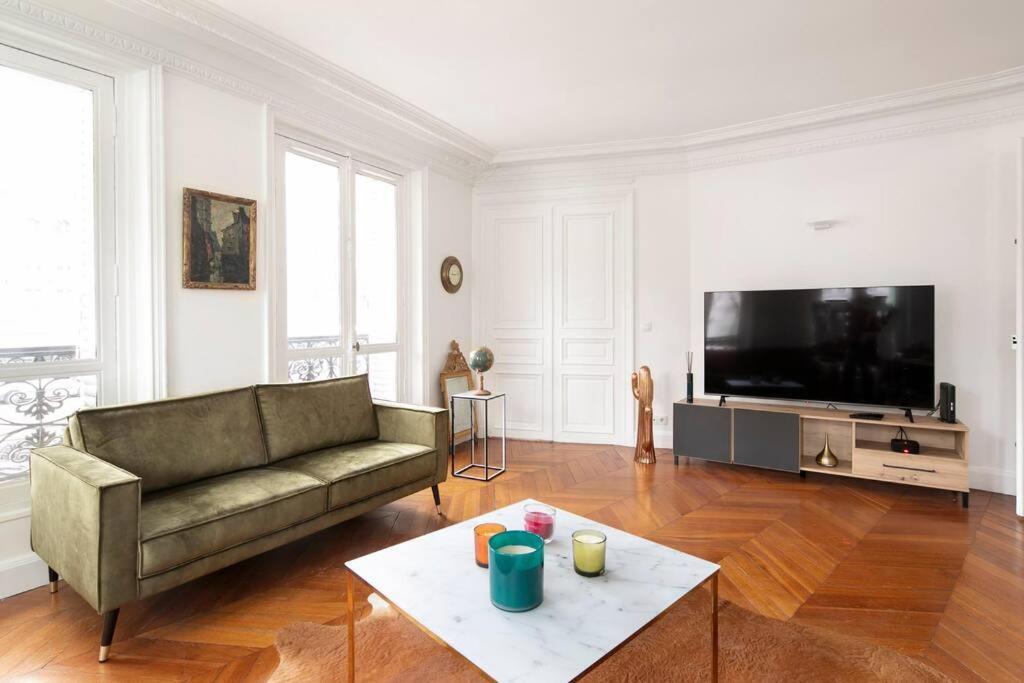 Appartamento Sweet Luxury Arc The Triomphe Near Champs Elysees And Palais Des Congres 8 Ppl