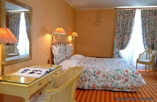 Montaigne 5*