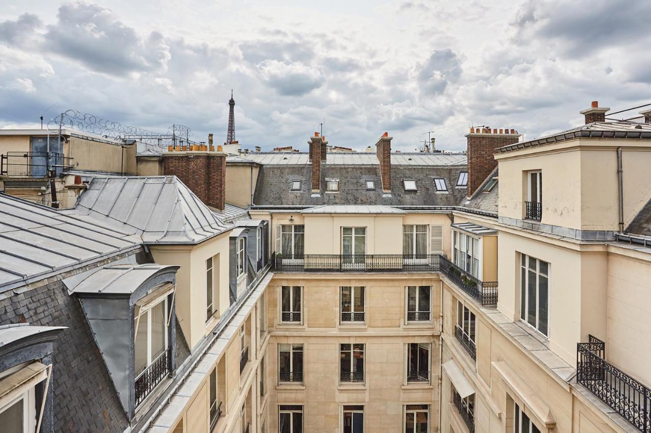 Montaigne George V By Prestige * Paris