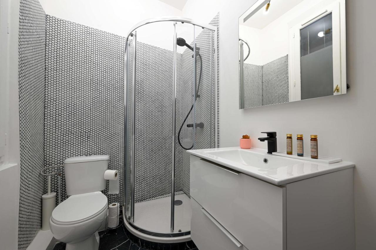 Modern Large For 3 Apartment *