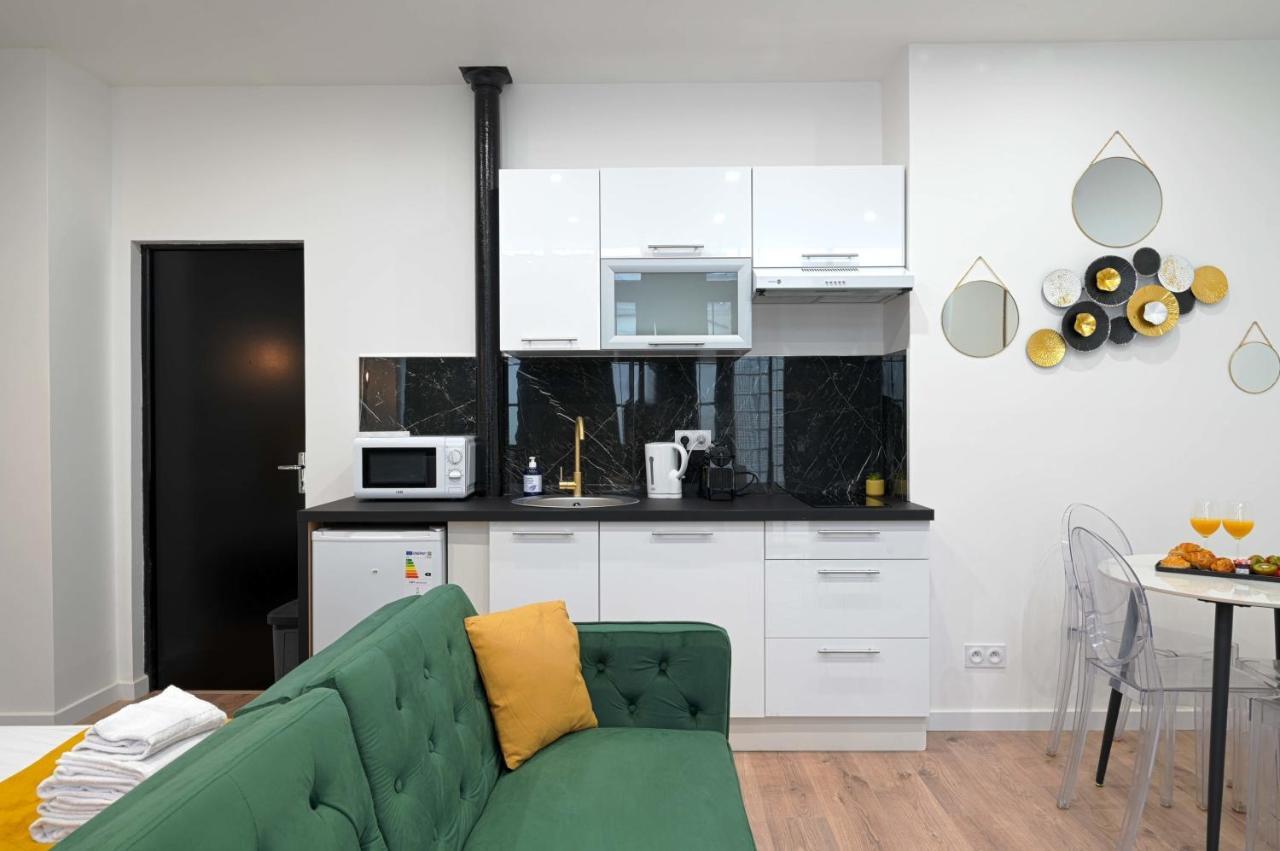 Modern Studio For 3