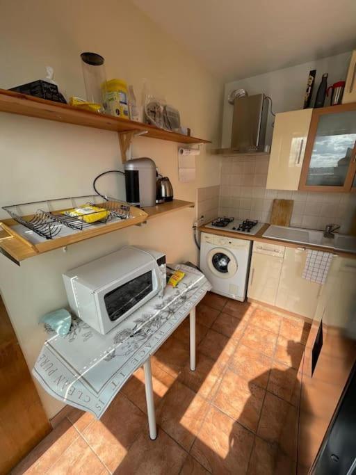Appartamento Sur Les Hauteurs De Montparnasse Parigi