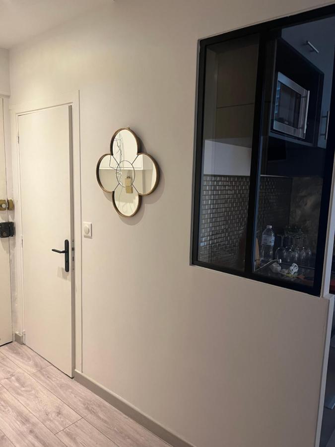 Apartment Modern Mini Flat In Center Paris