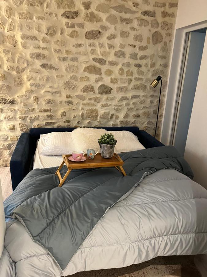 Modern Mini Flat In Center Apartment