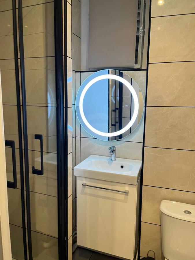 Modern Mini Flat In Center *
