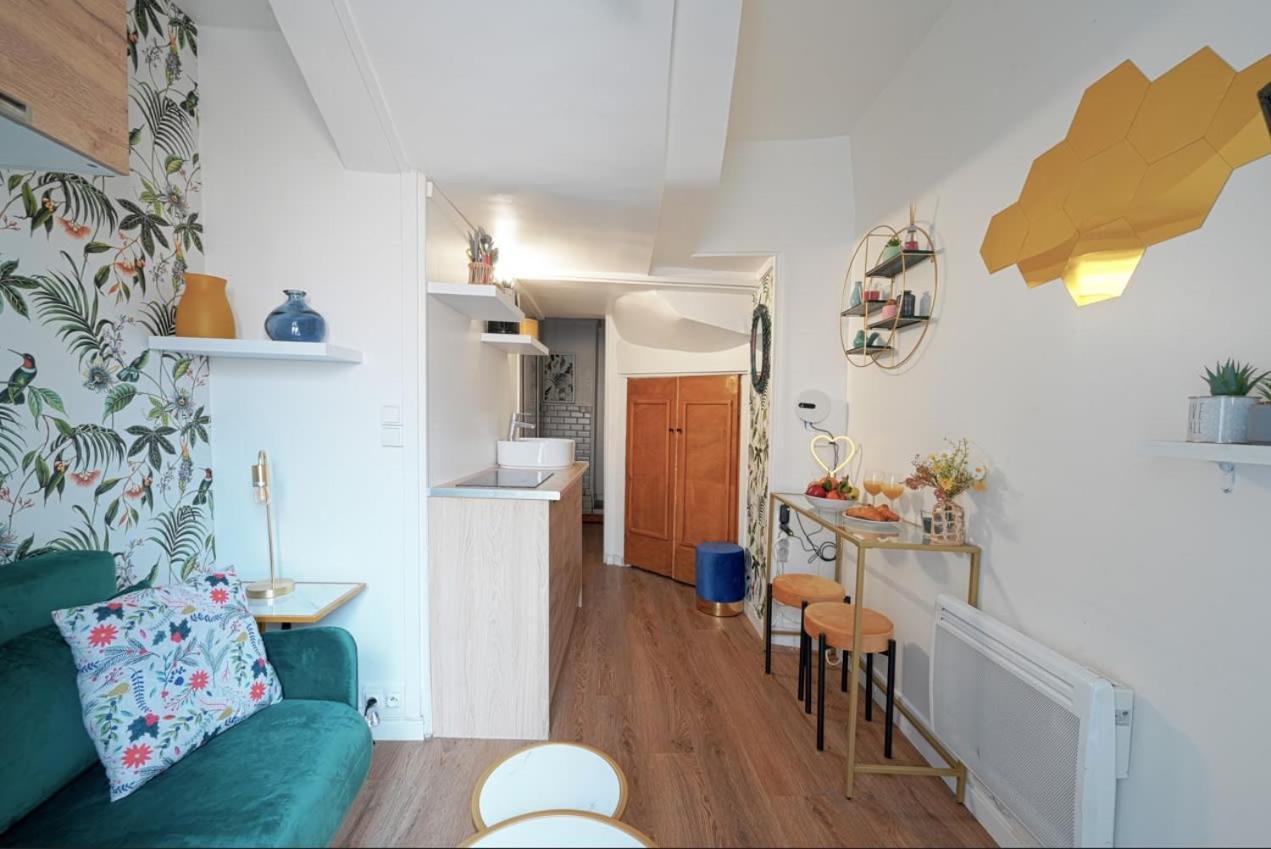 Adorable Updated Studio In The Heart Of The Bustling Le Marais District Appartamento *