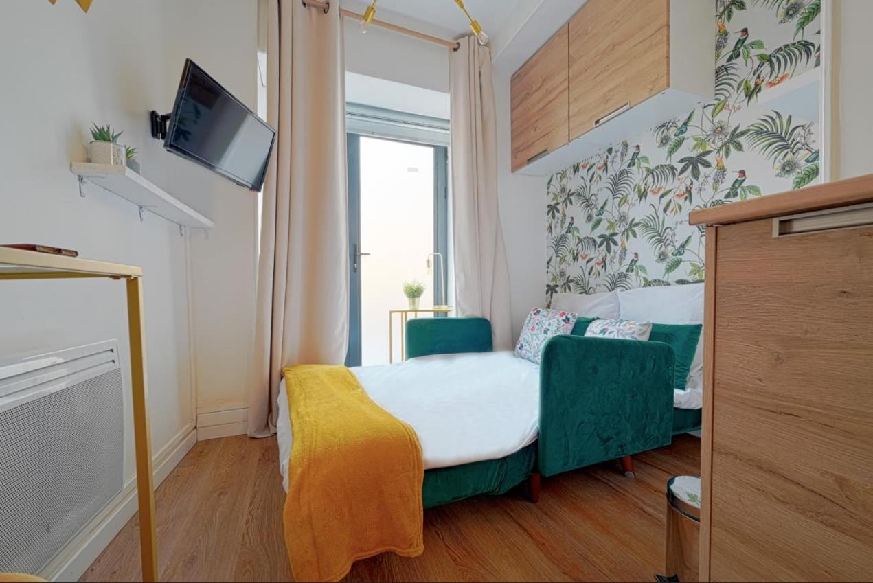 Adorable Updated Studio In The Heart Of The Bustling Le Marais District *