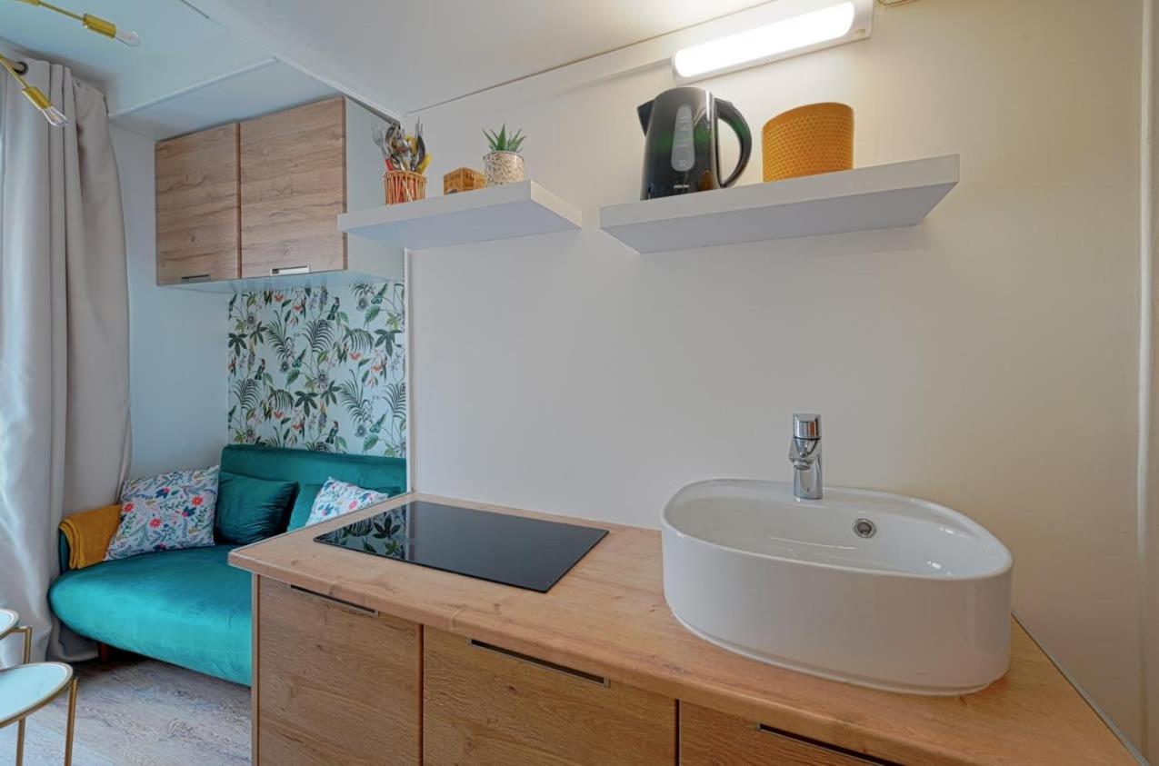 Adorable Updated Studio In The Heart Of The Bustling Le Marais District Appartamento *