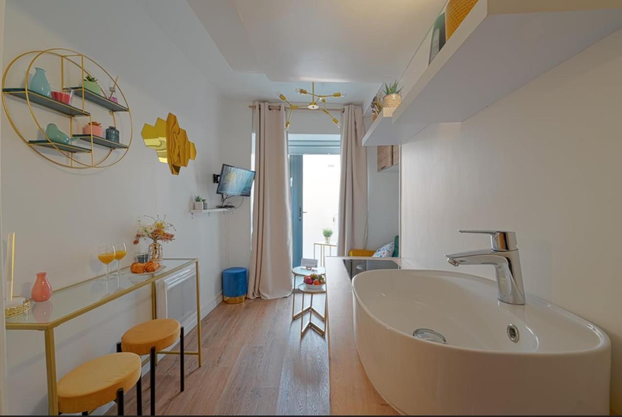 Adorable Updated Studio In The Heart Of The Bustling Le Marais District *