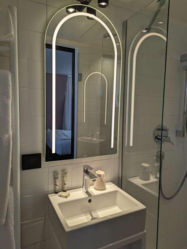 Hotel Western Bretagne Montparnasse 4*
