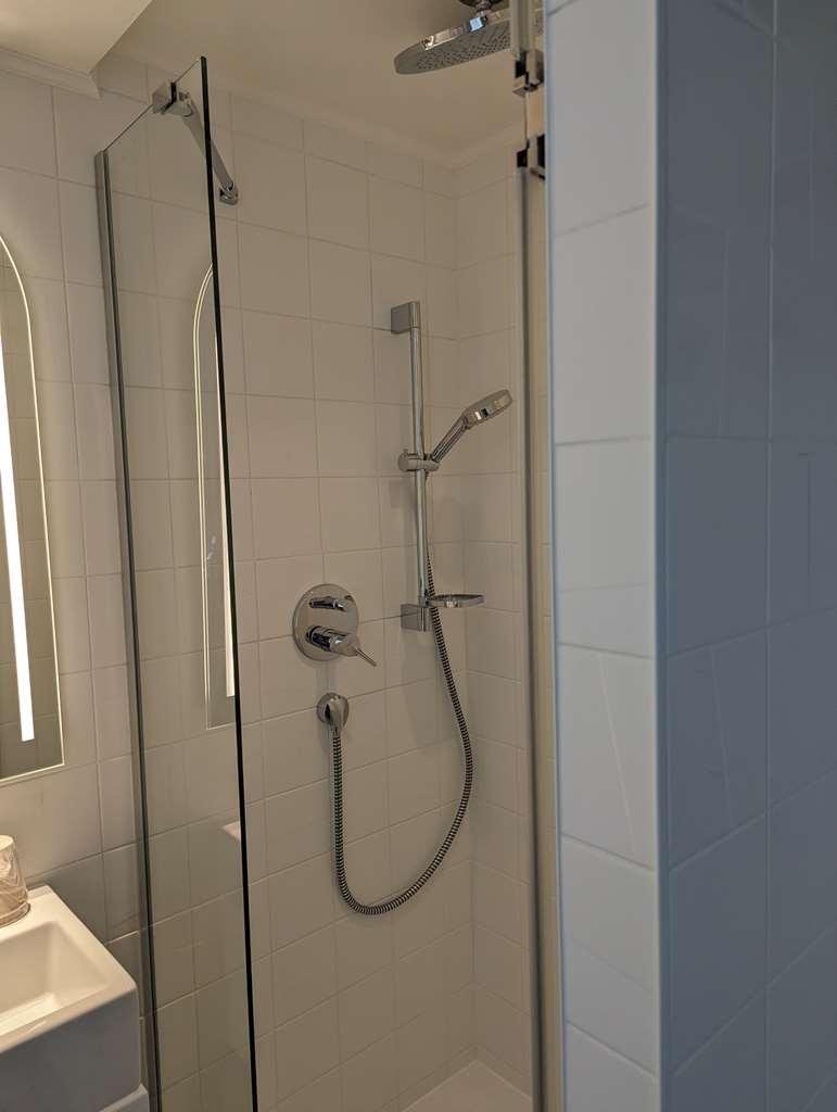 Hotel Western Bretagne Montparnasse 4*