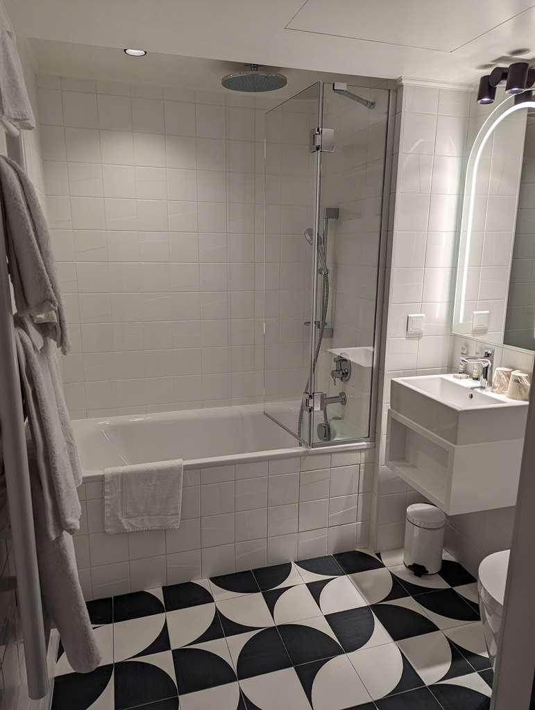 Hotel Western Bretagne Montparnasse 4*