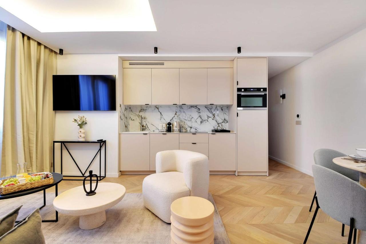 Cosy 2br-6p Champs Elysees * Paris