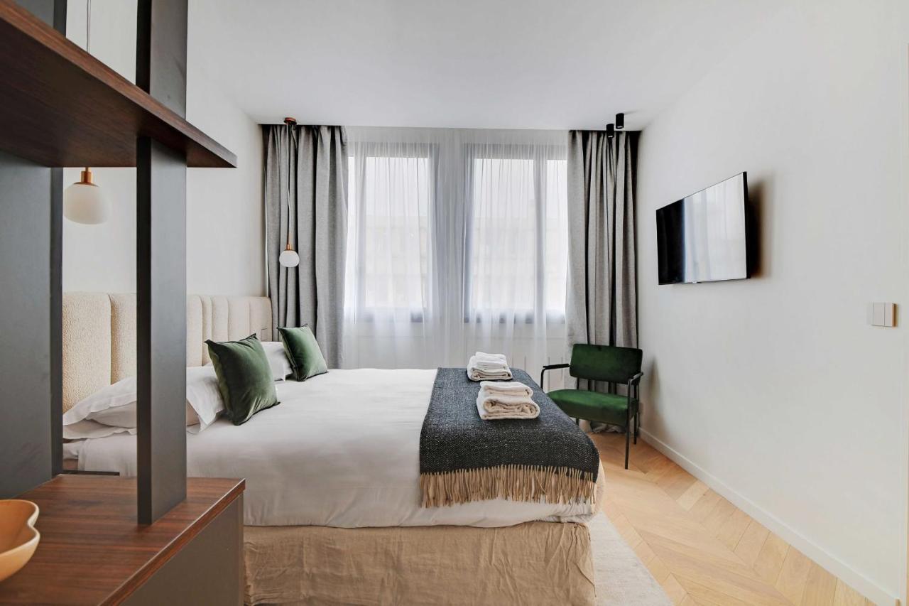 Cosy 2br-6p Champs Elysees Apartment