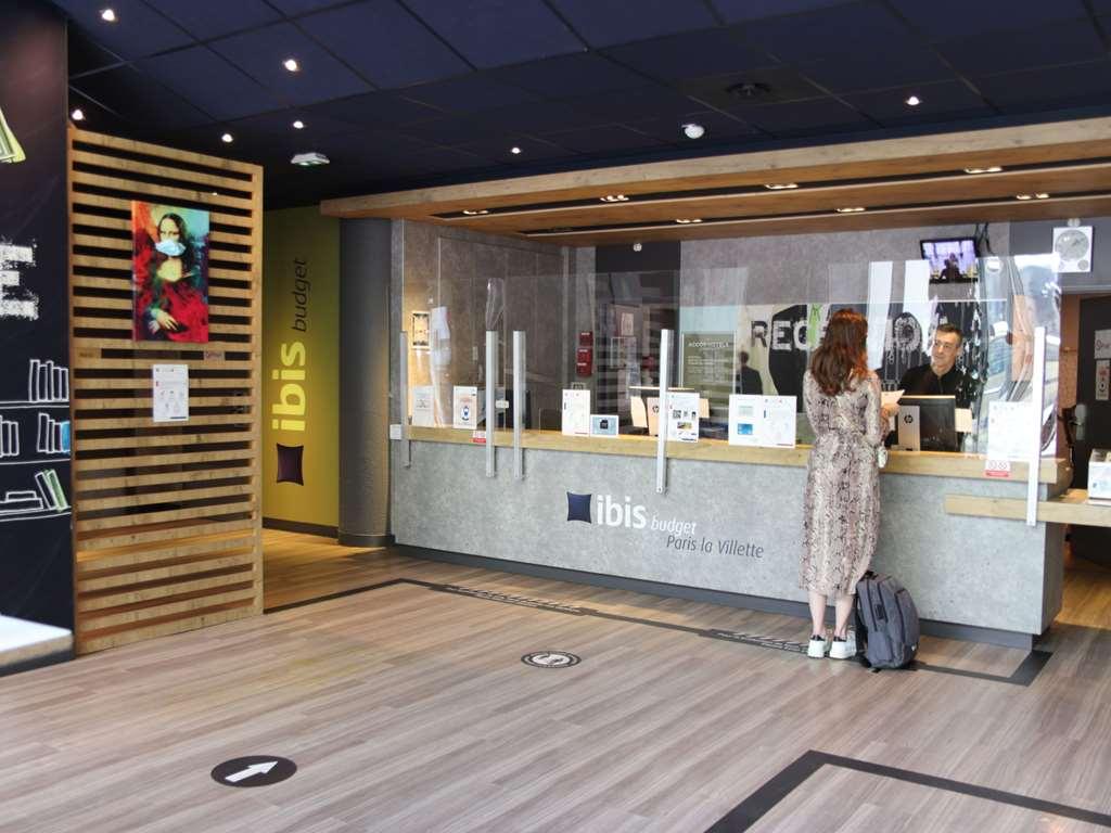 Ibis Budget La 19ème Hotel Parigi