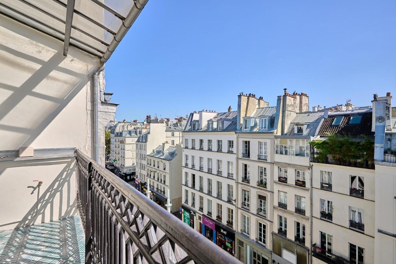 Center Of With Terrace By Studio Prestige Parigi