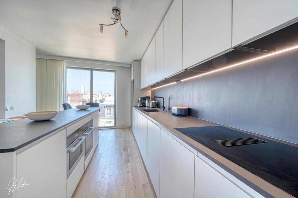 150m2 And A 45m2 Terrace At 8th Floor With Air Conditioning Parigi