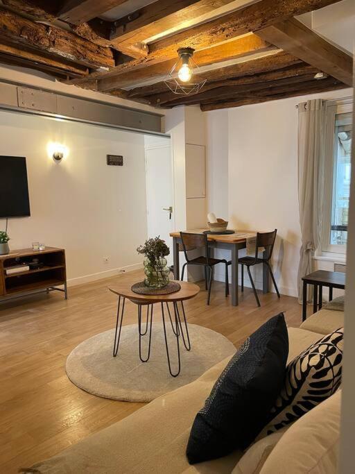 Lovely Central, Le Marais, Apartment