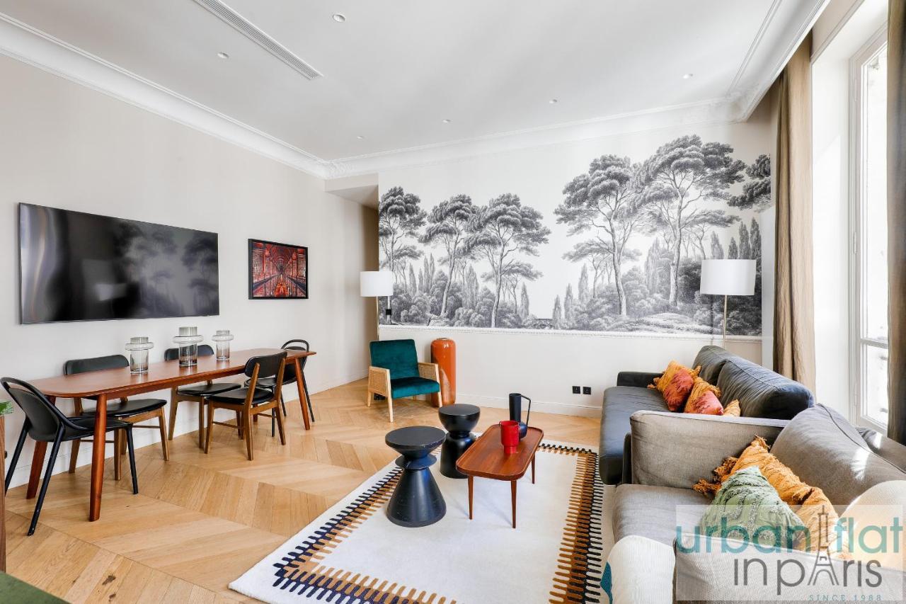 141 - Beautiful Flat Triangle D Or Champs Elysees Apartment Paris