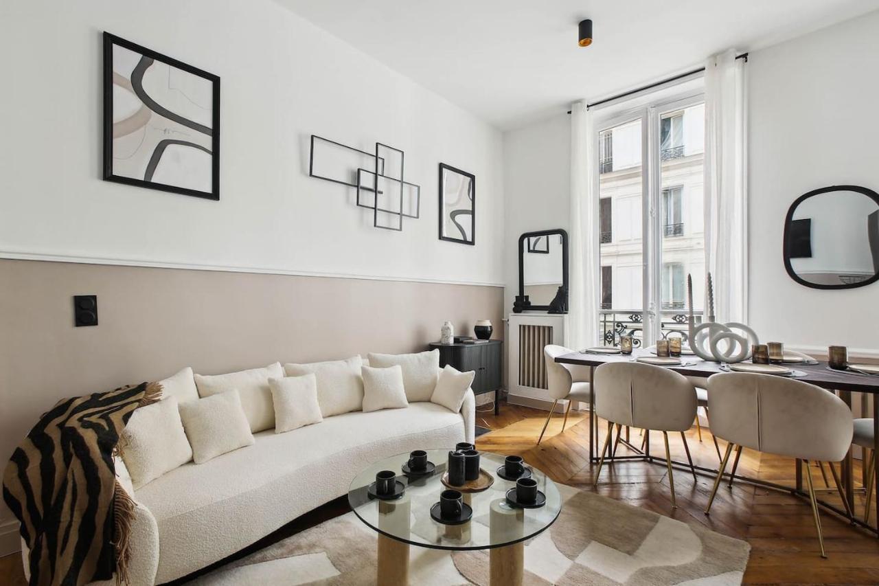 Champs Elysees Luxury 3 Bed * Paris