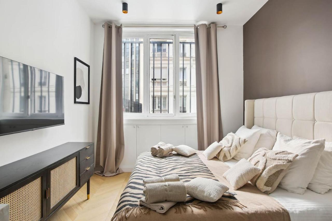 Champs Elysees Luxury 3 Bed Paris