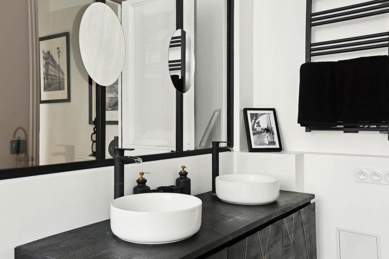Champs Elysees Luxury 3 Bed Apartment Paris