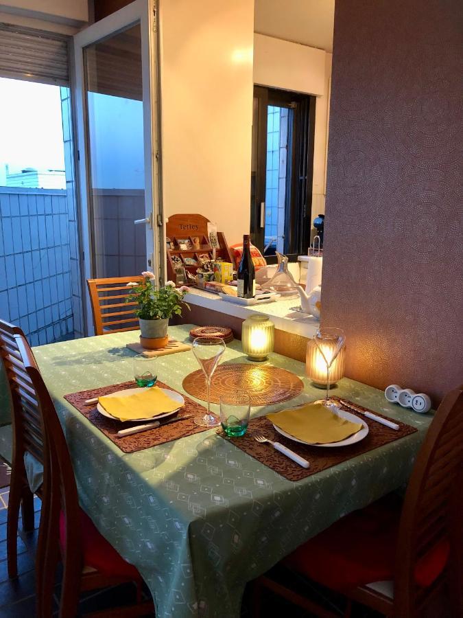 Appartamento Nid De Reve, Vue Imprenable Sur Et Terrasse 10m2 Parigi