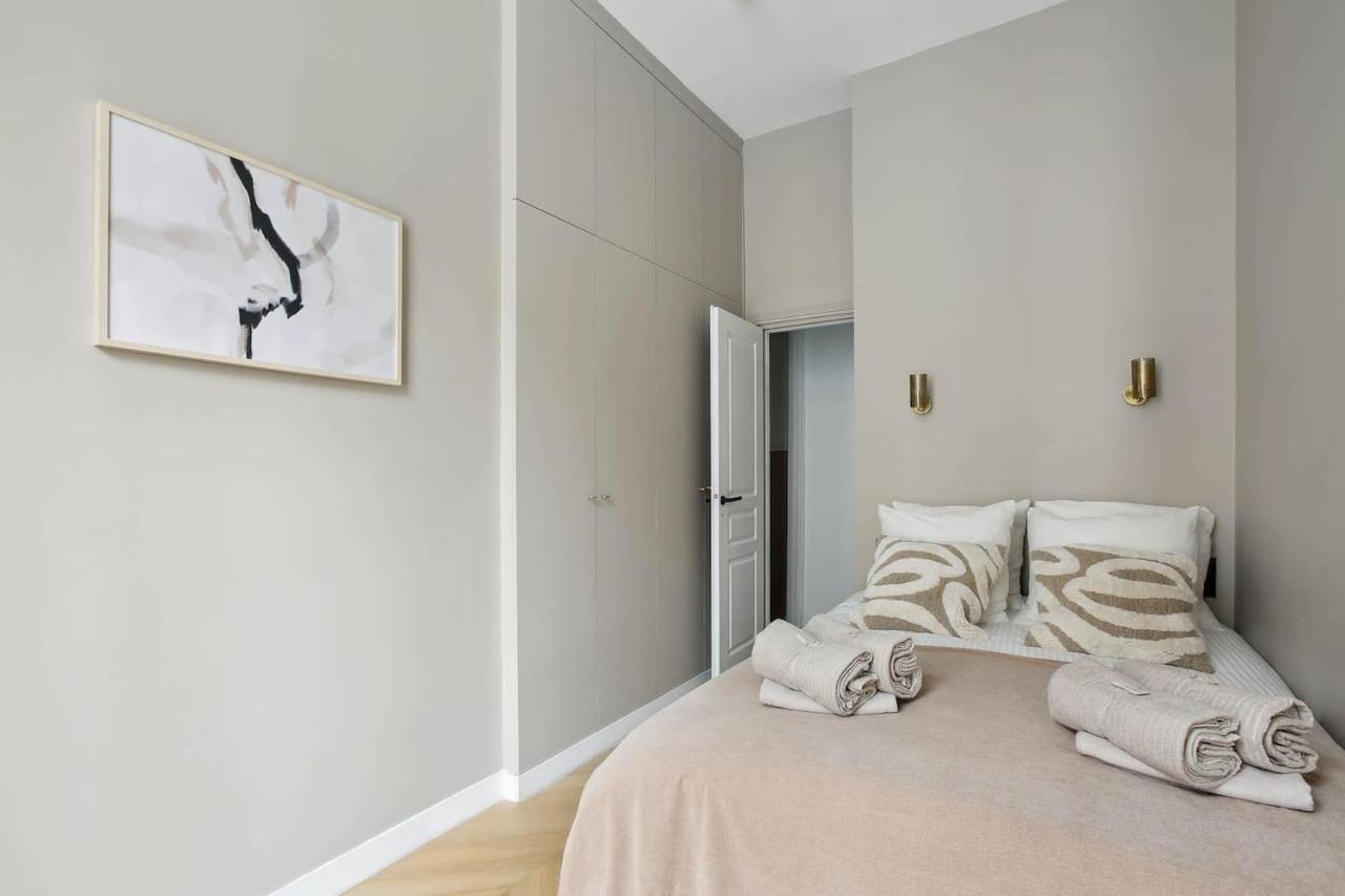 Champs Elysees Luxury 3 Bed Paris