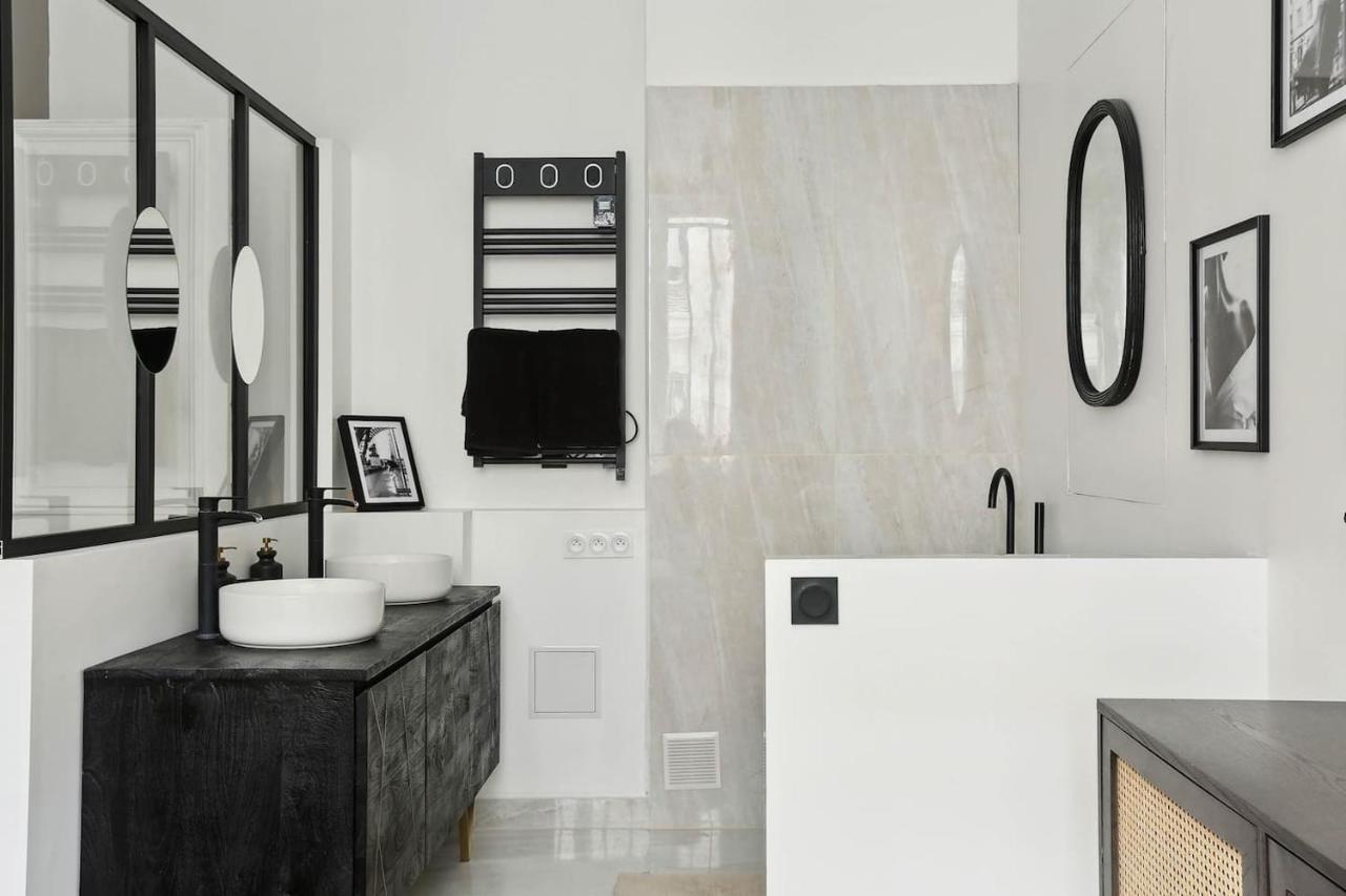 Champs Elysees Luxury 3 Bed Apartment