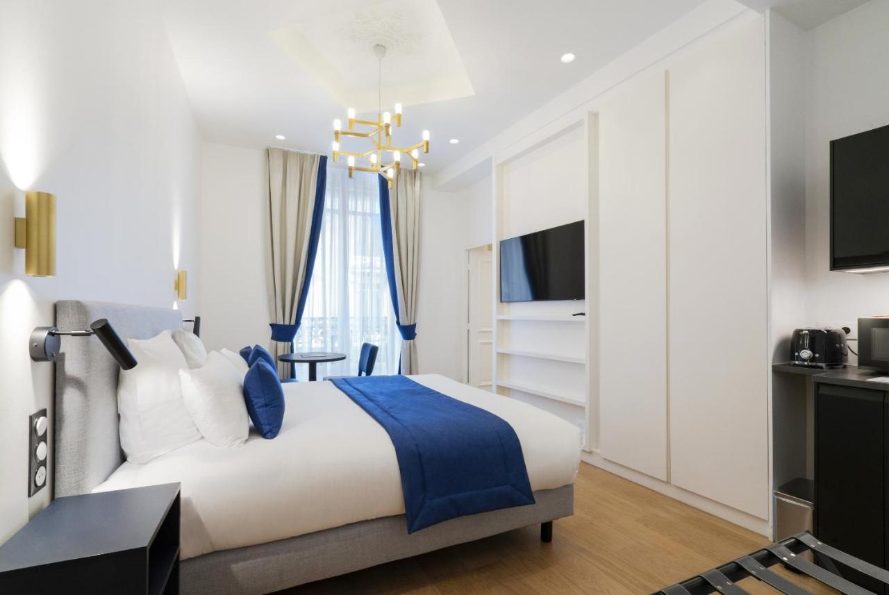 Vestay Montaigne * Parigi