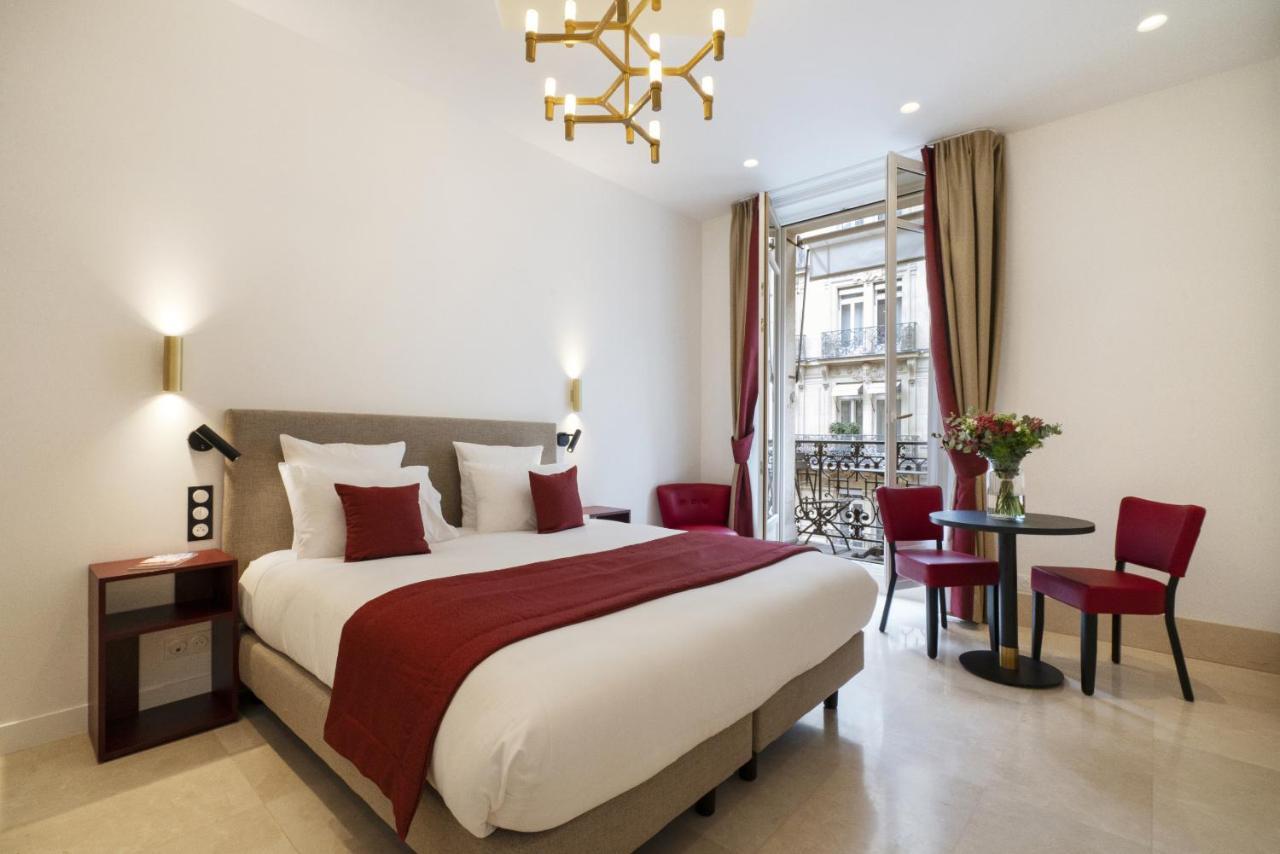 Vestay Montaigne Parigi